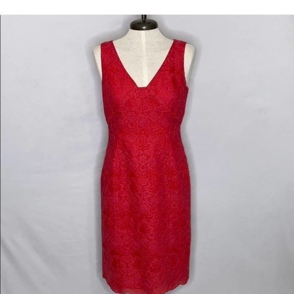 Tory Burch Dresses & Skirts - Tory Burch Cameron Scalloped Hem Lace
Sheath Dress - Size 6